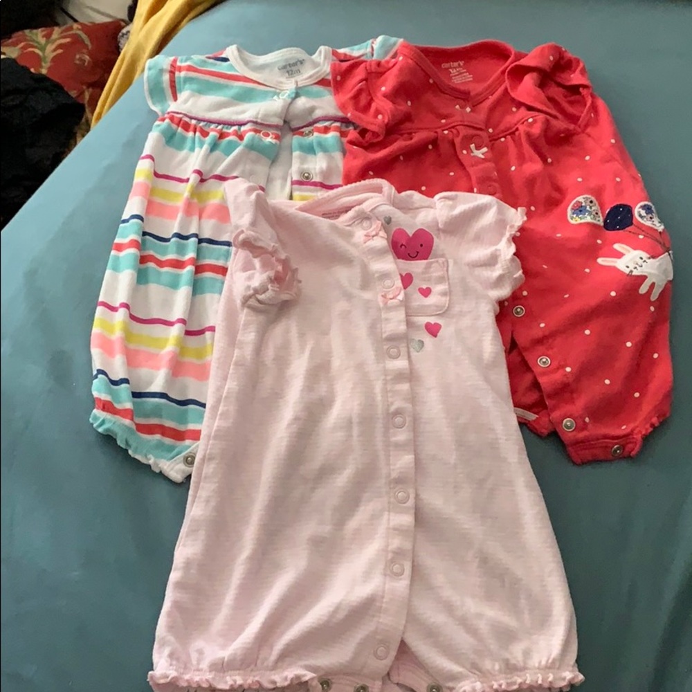 Three piece Carters romper set!